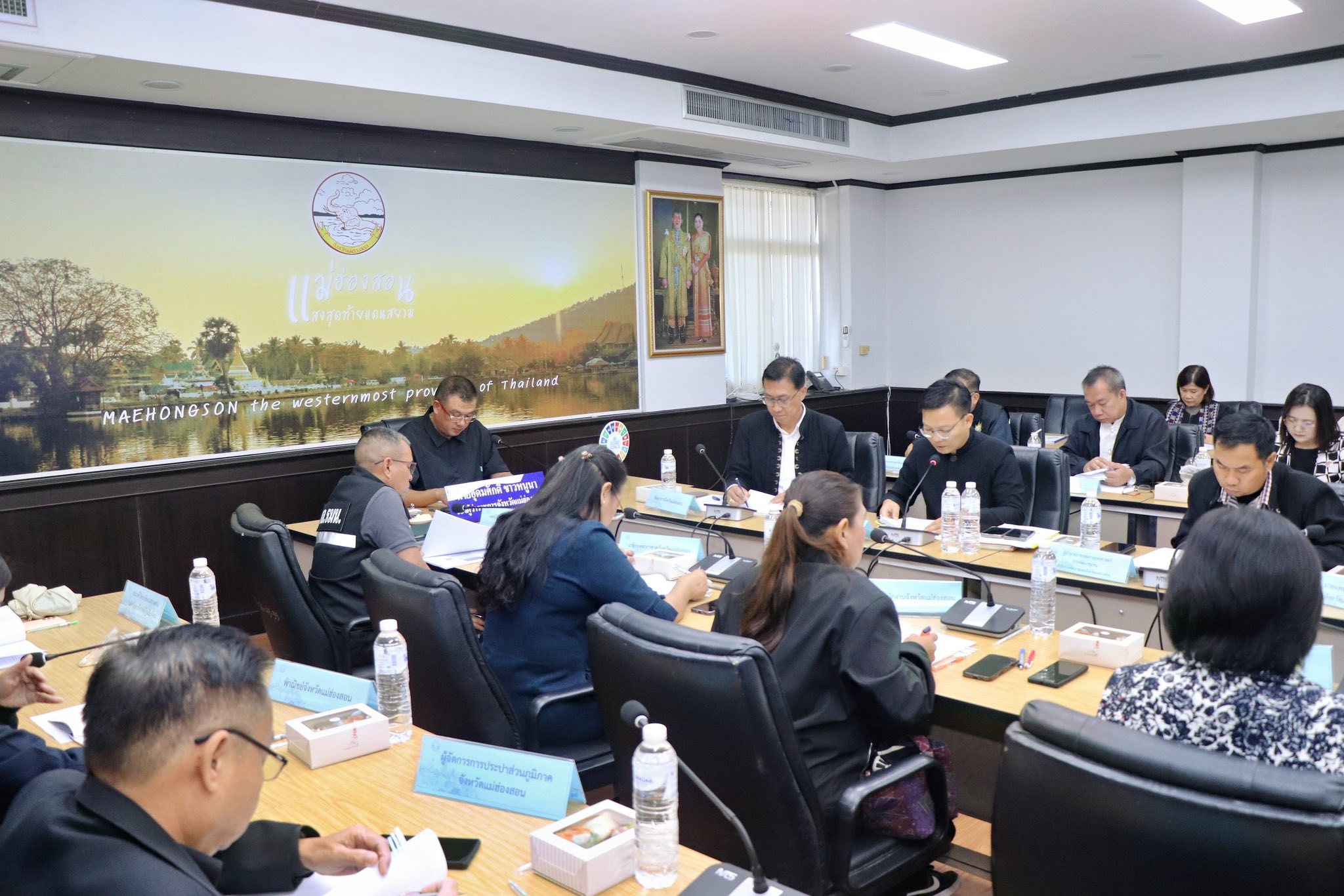 พช.แม่ฮ่องสอน จัดประชุมบูรณาการกลไกขับเคลื่อนการขจัดความยากจน ระดับจังหวัด มุ่งยกระดับคุณภาพชีวิตประชาชนอย่างยั่งยืน