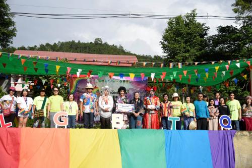 พช.แม่ฮ่องสอน ร่วมโครงการรณรงค์ส่งเสริมความเท่าเทียมระหว่างเพศ Pride Month 2026 จังหวัดแม่ฮ่องสอน "เปิดเมิงไพรด์ แม่ฮ่องสอน" 